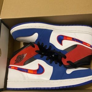 Men’s Air Jordan 1 Mid SE 
Size 9